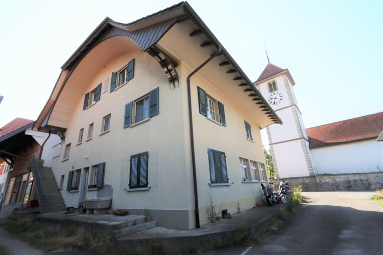 Immoschwab-ag-Mehrfamilienhaus-Siselen 2 Nordfassade