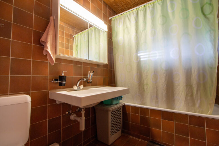 Bad mit Badewanne