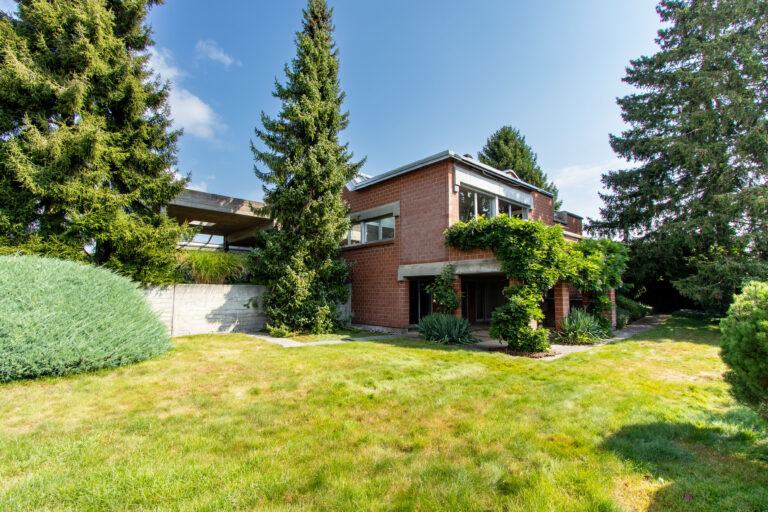 Garten_West_und_Suedfassade